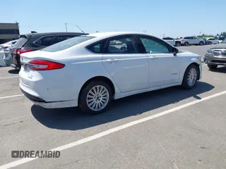 2018 Ford Fusion SE z VIN 3FA6P0LU1JR225930, wystawiony jako IAAI lot #42508239 z przebiegiem 202 272 mil mil oraz . Historia ofert i sprzedaży dostępna na DreamBid. Obrazek 4.
