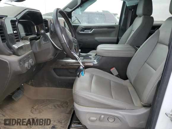 2024 Chevrolet Silverado 1500 LT with VIN 1GCUDDE83RZ304265, listed as a Copart auction lot 76372114 with 12,131 mi miles and Salvage Title. Bid and sale history available at carsss.com. Image 7.