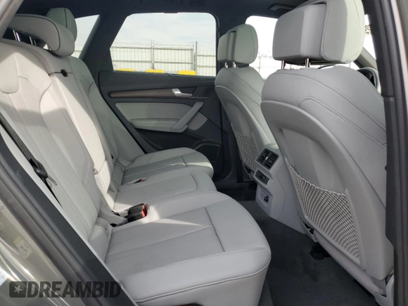 2024 Audi Q5 S line Premium Plus z VIN WA1E2AFY3R2073149, wystawiony jako Copart lot #47267295 z przebiegiem 18 203 mil mil oraz Szkoda całkowita • Salvage title. Historia ofert i sprzedaży dostępna na DreamBid. Obrazek 11.
