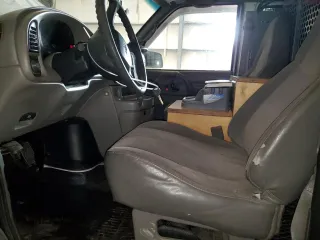 2000 Chevrolet Astro Cargo Van with VIN 1GCDM19W6YB169121, listed as a Copart auction lot 85204274 with 211,783 mi miles and Salvage Title. Bid and sale history available at carsss.com. Image 7.