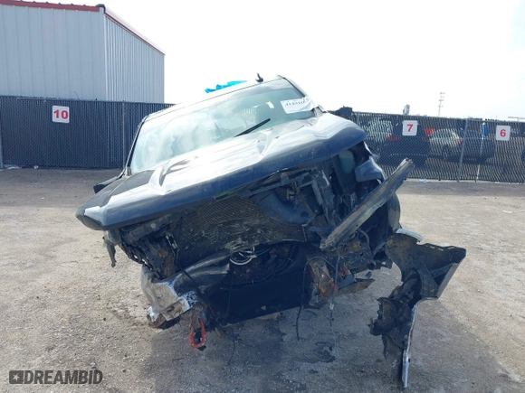2019 Chevrolet Silverado 1500 LT with VIN 3GCUYDEDXKG192362, listed as a IAAI auction lot 41451087 with 1 mi miles. Bid and sale history available at carsss.com. Image 12.