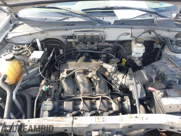 2005 Ford Escape XLT with VIN 1FMYU93145KD85599, listed as a IAAI auction lot 42036751 with 221,039 mi miles and . Bid and sale history available at DreamBid. Image 10.