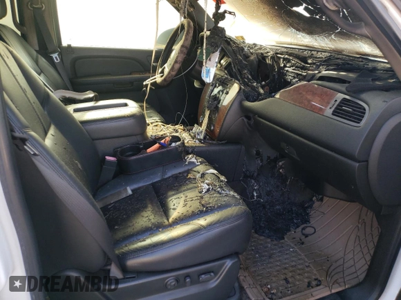 2008 Chevrolet Avalanche LTZ with VIN 3GNFK12328G168495, listed as a Copart auction lot 62416994 with Not Provided miles and Salvage Title. Bid and sale history available at DreamBid. Image 5.
