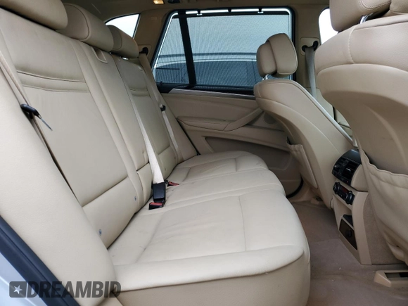 2011 BMW X5 35i with VIN 5UXZV4C5XBL405046, listed as a Copart auction lot 84447124 with 180,936 mi miles and Clean Title. Bid and sale history available at carsss.com. Image 10.