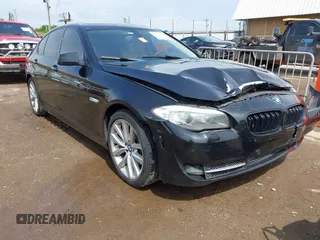 2011 BMW 5 Series 535i z VIN WBAFR7C50BC802210, wystawiony jako IAAI lot #42172097 z przebiegiem 148 983 mil mil oraz . Historia ofert i sprzedaży dostępna na DreamBid. Obrazek 1.