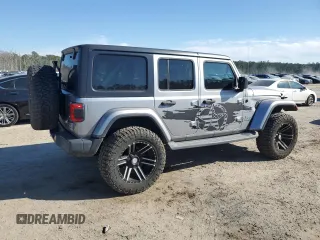 2019 Jeep Wrangler Unlimited Sahara with VIN 1C4HJXEN6KW600129, listed as a Copart auction lot 45814405 with 110,004 mi miles and Salvage Title. Bid and sale history available at carsss.com. Image 3.