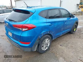 2017 Hyundai Tucson SE with VIN KM8J23A47HU420632, listed as a IAAI auction lot 41797652 with 66,325 mi miles. Bid and sale history available at carsss.com. Image 4.