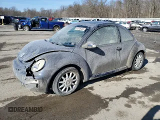 2005 Volkswagen New Beetle Coupe GLS with VIN 3VWCK31C65M403080, listed as a Copart auction lot 45346465 with 118,716 mi miles and Salvage Title. Bid and sale history available at carsss.com. Image 1.