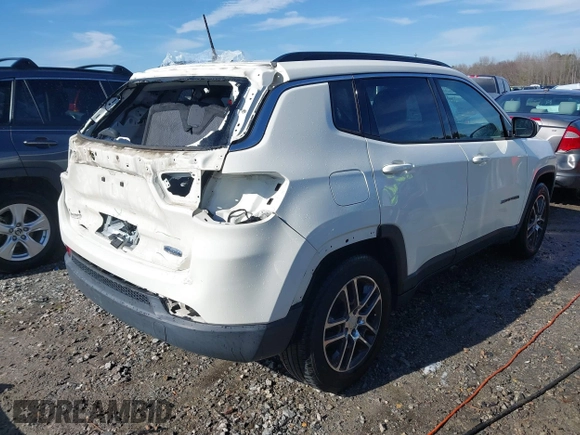 2019 Jeep Compass Altitude z VIN 3C4NJCBB0KT743170, wystawiony jako IAAI lot #41490256 z przebiegiem 93 319 mil mil oraz . Historia ofert i sprzedaży dostępna na DreamBid. Obrazek 4.
