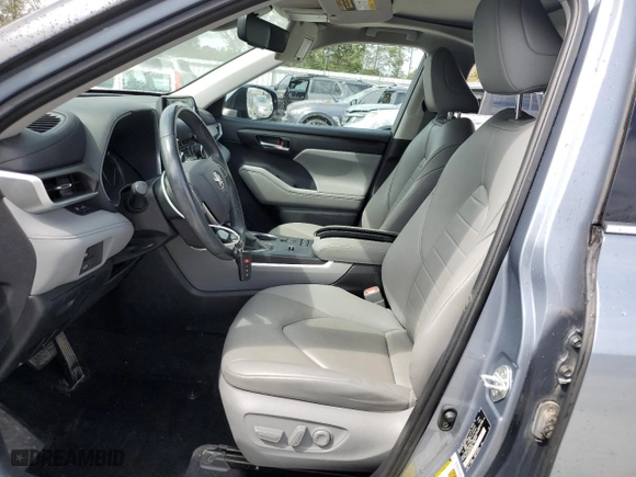 2020 Toyota Highlander XLE with VIN 5TDHZRAH8LS020709, listed as a Copart auction lot 74825704 with 55,706 mi miles and Salvage Title. Bid and sale history available at carsss.com. Image 7.