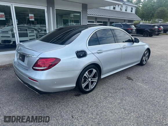 2017 Mercedes-Benz E 300 Luxury with VIN WDDZF4JB3HA096747, listed as a Copart auction lot 63851325 with 142,397 mi miles and Clean title. Bid and sale history available at DreamBid. Image 4.