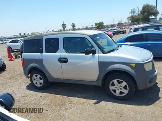 2003 Honda Element EX z VIN 5J6YH28573L048728, wystawiony jako IAAI lot #42484065 z przebiegiem 245 321 mil mil oraz . Historia ofert i sprzedaży dostępna na DreamBid. Obrazek 13.