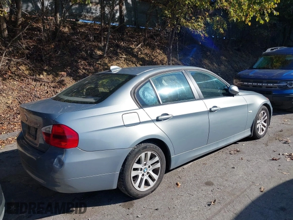 2006 BMW 3 Series 325xi with VIN WBAVD13576KV09164, listed as a IAAI auction lot 40558363 with 148,819 mi miles. Bid and sale history available at carsss.com. Image 4.