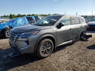 2025 Nissan Rogue S z VIN 5N1BT3AB8SC772258, wystawiony jako Copart lot #55836665 z przebiegiem 713 mil mil oraz Szkoda całkowita • Salvage title. Historia ofert i sprzedaży dostępna na DreamBid. Obrazek 1.