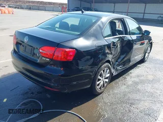 2013 Volkswagen Jetta SE with VIN 3VWDP7AJ7DM279184, listed as a IAAI auction lot 42387002 with 84,288 mi miles and . Bid and sale history available at DreamBid. Image 4.