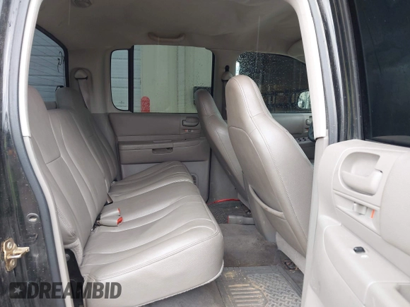 2004 Dodge Dakota SLT z VIN 1D7HG48N94S740006, wystawiony jako IAAI lot #42241181 z przebiegiem 221 192 mil mil oraz . Historia ofert i sprzedaży dostępna na DreamBid. Obrazek 8.