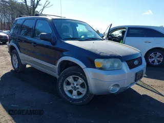 2007 Ford Escape XLT with VIN 1FMYU93167KA03558, listed as a IAAI auction lot 41641444 with 182,382 mi miles. Bid and sale history available at carsss.com. Image 1.