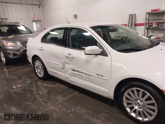 2008 Mercury Milan Premier with VIN 3MEHM08Z38R604372, listed as a IAAI auction lot 41131598 with 104,302 mi miles and . Bid and sale history available at DreamBid. Image 6.