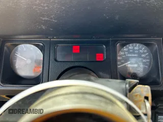 1992 Jeep Wrangler z VIN 2J4FY19P1NJ533862, wystawiony jako Copart lot #69116634 z przebiegiem 105 340 mil mil oraz Czysty tytuł • Clean title. Historia ofert i sprzedaży dostępna na DreamBid. Obrazek 9.