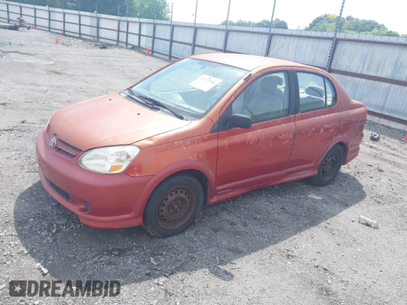 2004 Toyota ECHO z VIN JTDBT123640343978, wystawiony jako IAAI lot #42123986 z przebiegiem 228 680 mil mil oraz . Historia ofert i sprzedaży dostępna na DreamBid. Obrazek 2.