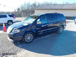 2015 Chrysler Town & Country Touring-L with VIN 2C4RC1CG3FR539305, listed as a IAAI auction lot 41621556 with 160,582 mi miles. Bid and sale history available at carsss.com. Image 17.
