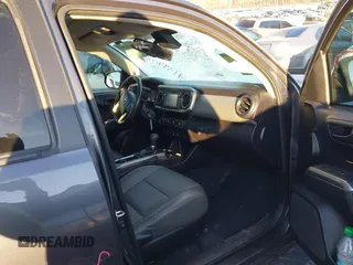 2018 Toyota Tacoma SR with VIN 5TFCZ5AN7JX154112, listed as a IAAI auction lot 41394058 with 158,045 mi miles. Bid and sale history available at carsss.com. Image 5.