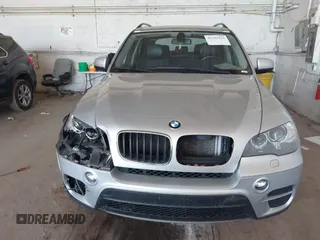 2013 BMW X5 xDrive35i z VIN 5UXZV4C55D0B09049, wystawiony jako IAAI lot #42193454 z przebiegiem 186 845 mil mil oraz . Historia ofert i sprzedaży dostępna na DreamBid. Obrazek 12.