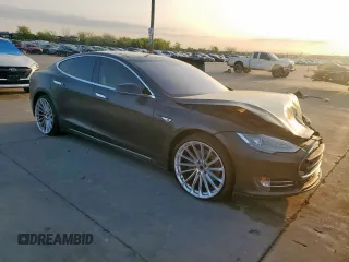 2013 Tesla Model S with VIN 5YJSA1CG0DFP15615, listed as a Copart auction lot 50795235 with 156,030 mi miles and Salvage title. Bid and sale history available at DreamBid. Image 4.