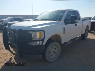 2017 Ford F-250 XLT with VIN 1FT7X2B67HEB92247, listed as a IAAI auction lot 42256813 with 137,486 mi miles and . Bid and sale history available at DreamBid. Image 4.