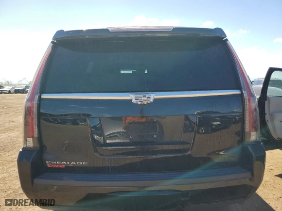 2015 Cadillac Escalade Platinum with VIN 1GYS4PKJ7FR686175, listed as a Copart auction lot 67826284 with 0 mi miles and Salvage Title. Bid and sale history available at carsss.com. Image 6.