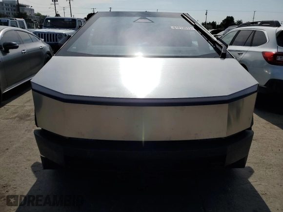 2024 Tesla Cybertruck z VIN 7G2CEHED9RA047674, wystawiony jako Copart lot #61213915 z przebiegiem 1 323 mil mil oraz Szkoda całkowita • Salvage title. Historia ofert i sprzedaży dostępna na DreamBid. Obrazek 5.