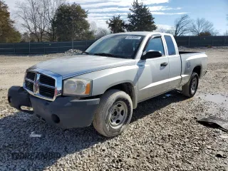 2007 Dodge Dakota ST with VIN 1D7HE22K37S177922, listed as a Copart auction lot 45190585 with 131,623 mi miles and Salvage Title. Bid and sale history available at carsss.com. Image 1.