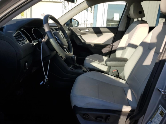 2020 Volkswagen Tiguan SE with VIN 3VV2B7AX7LM098132, listed as a Copart auction lot 48428785 with 80,514 mi miles and Salvage Title. Bid and sale history available at DreamBid. Image 7.