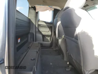 2022 Toyota Tacoma SR z VIN 3TYRX5GN1NT036290, wystawiony jako Copart lot #48055945 z przebiegiem 51 256 mil mil oraz Szkoda całkowita • Salvage title. Historia ofert i sprzedaży dostępna na DreamBid. Obrazek 10.