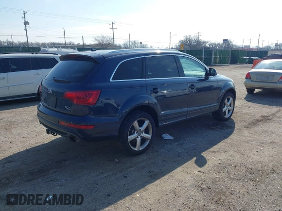 2014 Audi Q7 3.0T S line Prestige with VIN WA1DGAFE3ED010425, listed as a IAAI auction lot 41523192 with 172,671 mi miles. Bid and sale history available at carsss.com. Image 4.