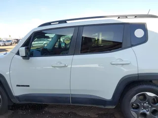 2015 Jeep Renegade Latitude with VIN ZACCJABH3FPC16382, listed as a IAAI auction lot 41858285 with 163,408 mi miles. Bid and sale history available at carsss.com. Image 14.