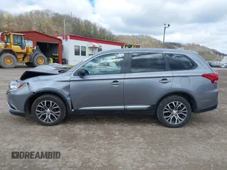 2018 Mitsubishi Outlander ES z VIN JA4AZ3A36JJ004547, wystawiony jako IAAI lot #42048456 z przebiegiem 82 379 mil mil oraz . Historia ofert i sprzedaży dostępna na DreamBid. Obrazek 15.