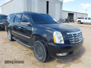 2007 Cadillac Escalade ESV with VIN 1GYFK66827R303186, listed as a IAAI auction lot 41788788 with 171,291 mi miles. Bid and sale history available at carsss.com. Image 1.
