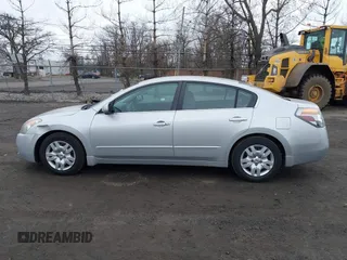 2009 Nissan Altima S with VIN 1N4AL21E69C102020, listed as a IAAI auction lot 41805102 with 151,616 mi miles and . Bid and sale history available at DreamBid. Image 13.