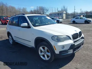 2009 BMW X5 30i with VIN 5UXFE435X9L267764, listed as a IAAI auction lot 41991996 with 131,921 mi miles. Bid and sale history available at carsss.com. Image 1.