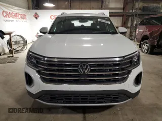 2024 Volkswagen Atlas SE with VIN 1V2KR2CA6RC563921, listed as a Copart auction lot 61643005 with 38,257 mi miles and Non repairable. Bid and sale history available at DreamBid. Image 5.