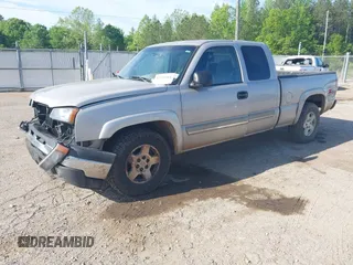 2005 Chevrolet Silverado 1500 Z71 z VIN 1GCEK19Z45Z253011, wystawiony jako IAAI lot #42026504 z przebiegiem 319 159 mil mil oraz . Historia ofert i sprzedaży dostępna na DreamBid. Obrazek 18.