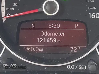 2013 Volkswagen Beetle 2.5L с VIN 3VWJP7AT8DM666427, выставлен на аукционе IAAI как лот 42351089 с пробегом 121 659 миль миль и . История ставок и продаж доступна на DreamBid. Изображение 16.