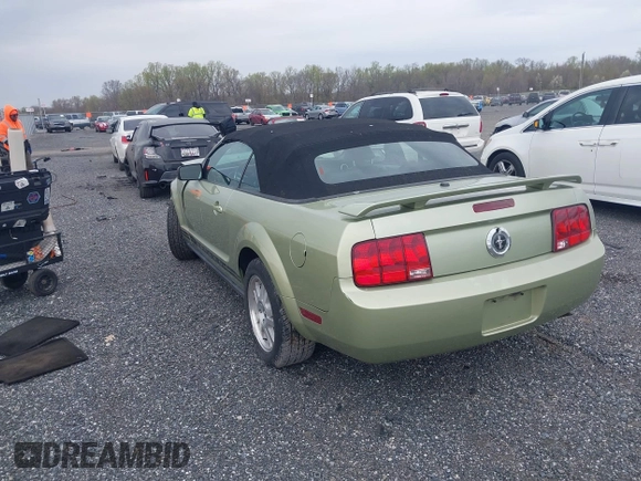 2005 Ford Mustang Deluxe with VIN 1ZVFT84N755231944, listed as a IAAI auction lot 41986281 with 235,544 mi miles. Bid and sale history available at carsss.com. Image 3.
