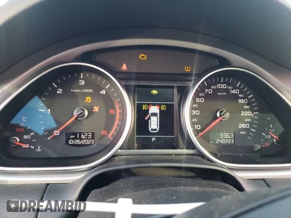 2015 Audi Q7 3.0L TDI Vorsprung Edition with VIN WA1WMCFE1FD011488, listed as a Copart auction lot 73770173 with 240,223 mi miles. Bid and sale history available at carsss.com. Image 9.