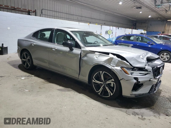 2024 Volvo S60 Ultimate Dark Theme with VIN 7JRL12TM0RG311292, listed as a Copart auction lot 82137384 with 11,324 mi miles and Salvage title. Bid and sale history available at DreamBid. Image 4.