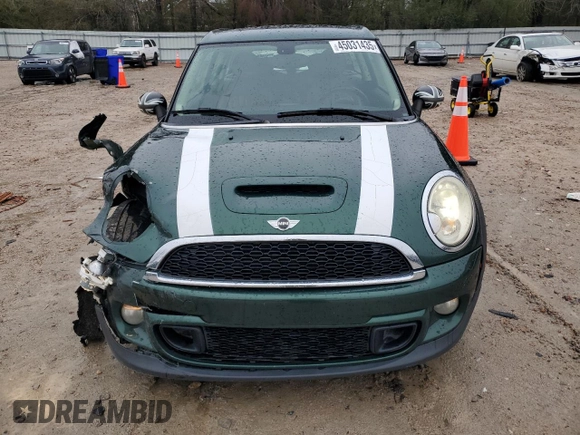 2014 MINI Clubman S z VIN WMWZG3C53ET800872, wystawiony jako Copart lot #45031435 z przebiegiem 135 139 mil mil oraz Szkoda całkowita • Salvage title. Historia ofert i sprzedaży dostępna na DreamBid. Obrazek 5.