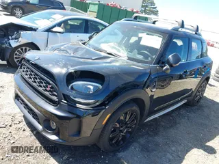 2024 MINI Countryman Cooper S with VIN WMZ53BR08R3S33762, listed as a IAAI auction lot 41845320 with 5,509 mi miles. Bid and sale history available at carsss.com. Image 18.