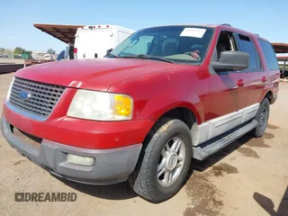 2003 Ford Expedition Special Service with VIN 1FMPU15L03LC21642, listed as a IAAI auction lot 41952427 with 262,681 mi miles. Bid and sale history available at carsss.com. Image 2.