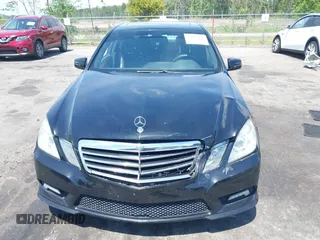 2011 Mercedes-Benz E-Class E 350 Luxury with VIN WDDHF5GB1BA462074, listed as a IAAI auction lot 42017000 with 170,658 mi miles. Bid and sale history available at carsss.com. Image 12.
